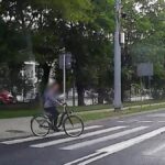 82-letni rowerzysta potrącony na pasach. Wjechał wprost pod Audi